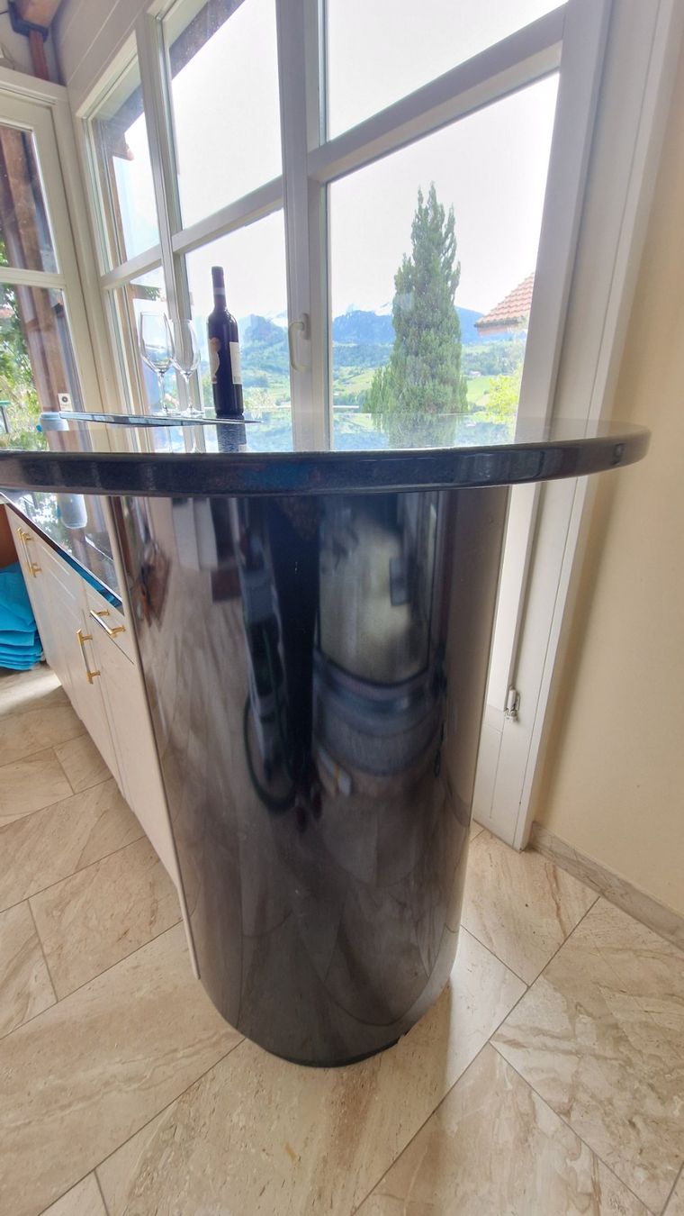 Allestimento di negozi e stand fieristici: Barmöbel + 4  dazu passende Stühle – Usato da Faulensee venduto da lychee56 1