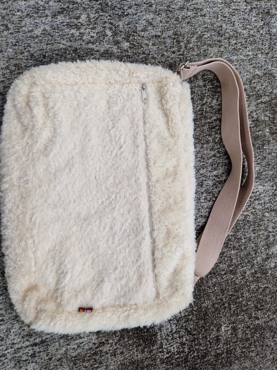 Nici Kindertaschen: Flauschige weisse Nici Tasche – Neu (gemäss Beschreibung) aus Elgg von jas_deb39 2