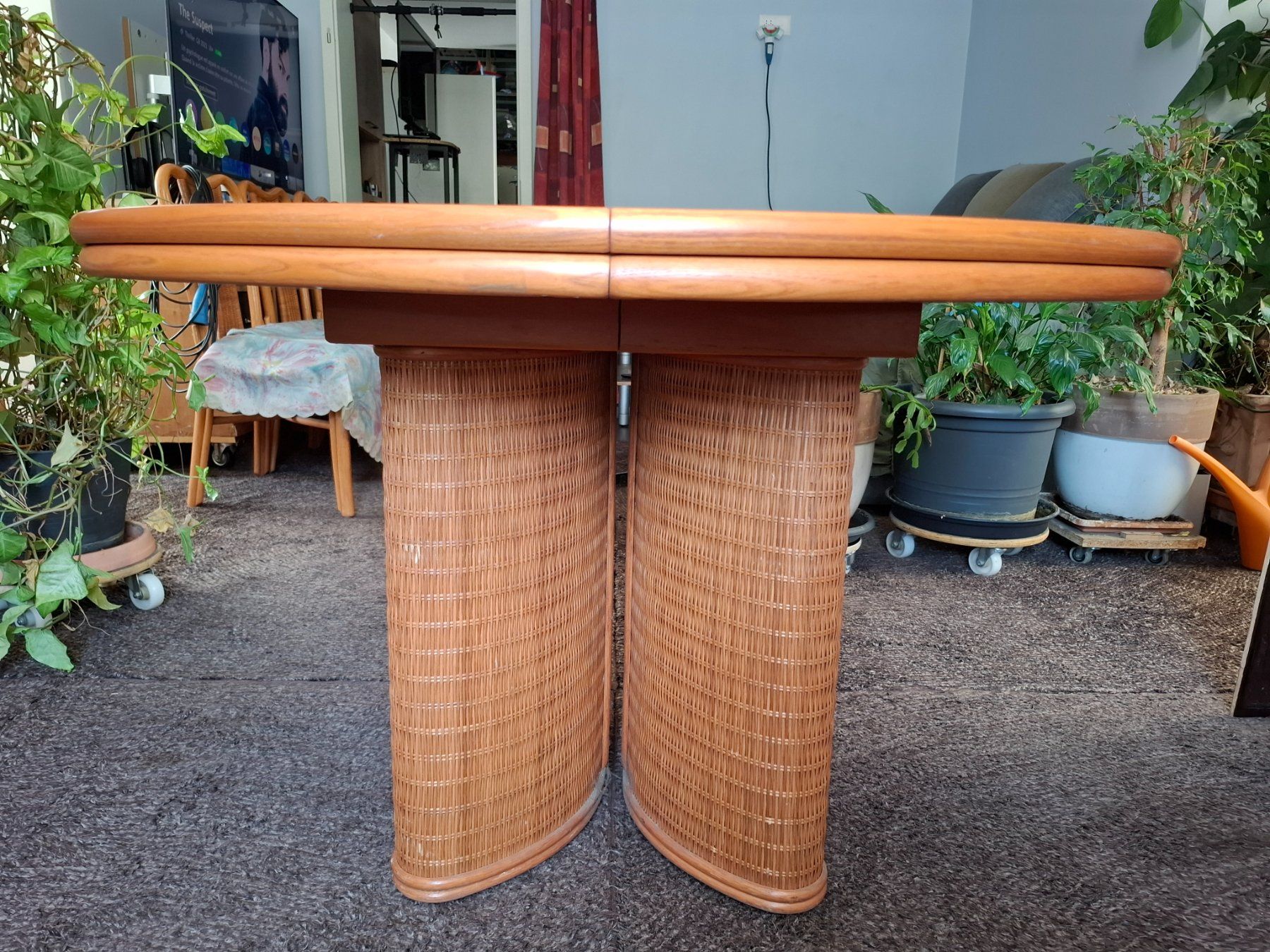 Set de table et chaises: Table à manger et 4 chaises – D'occasion à Sonvilier par youp01 2