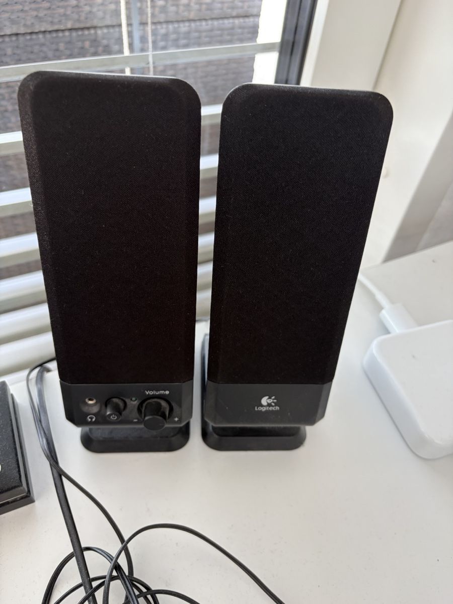 Logitech Haut-parleurs:  Logitech Lautsprecher PC schwarz  – D'occasion à Stäfa par riccardinho