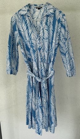 Kleid, gemustert, von „MORE&MORE“ Hellblau/Weiss, Grösse 40