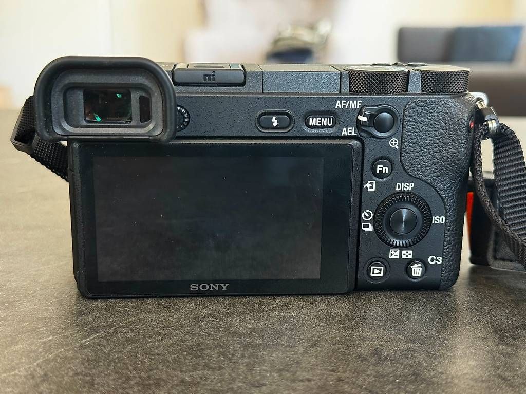 Kamera: SONY a6500 + 2 Objektive + Zubehör – Gebraucht aus Luzern von loeschdu 2