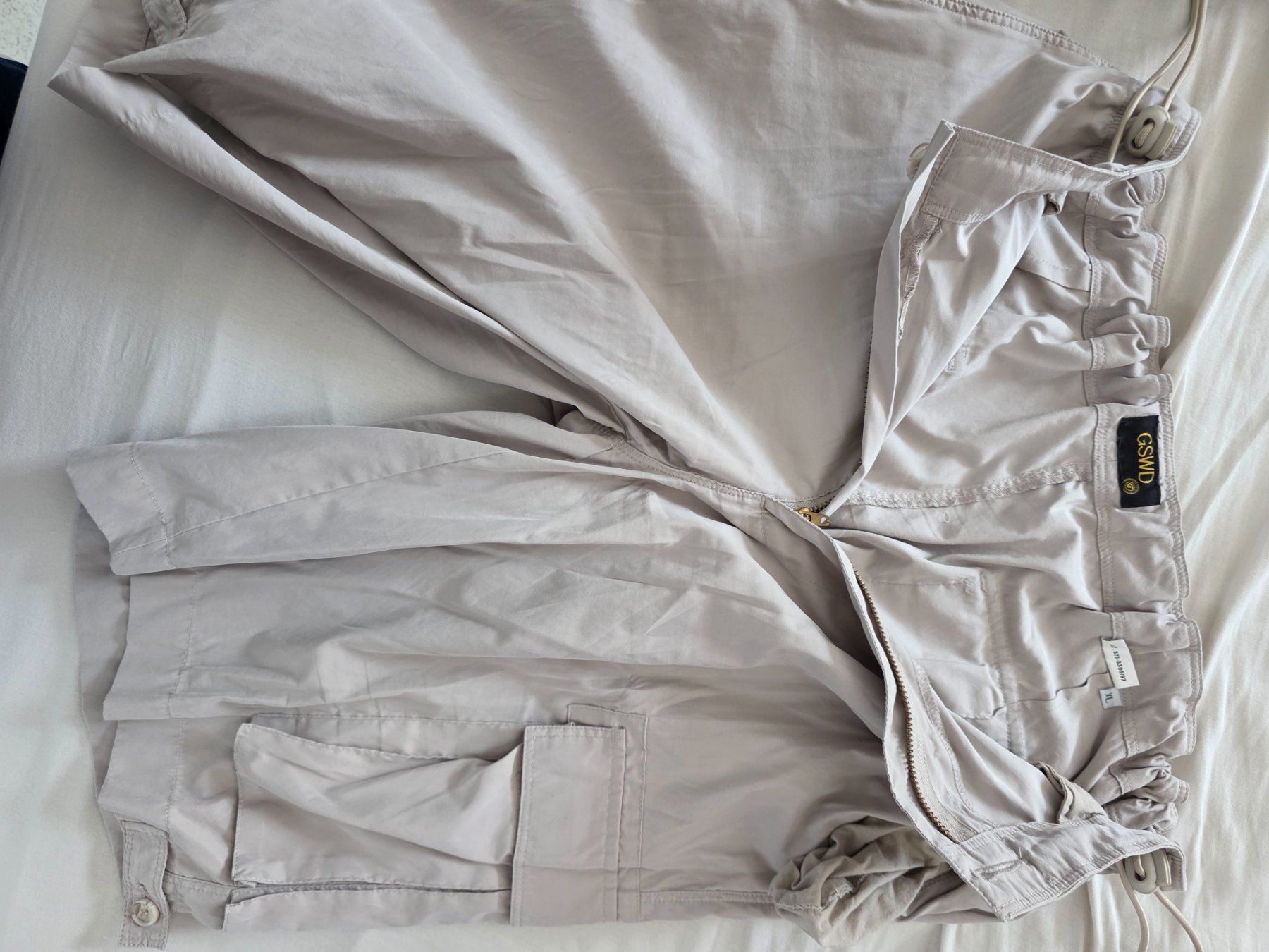 Pantaloni: 1 Hose lang, 2 Hosen kurz – Usato da Ersigen venduto da janinabuetikofer 2