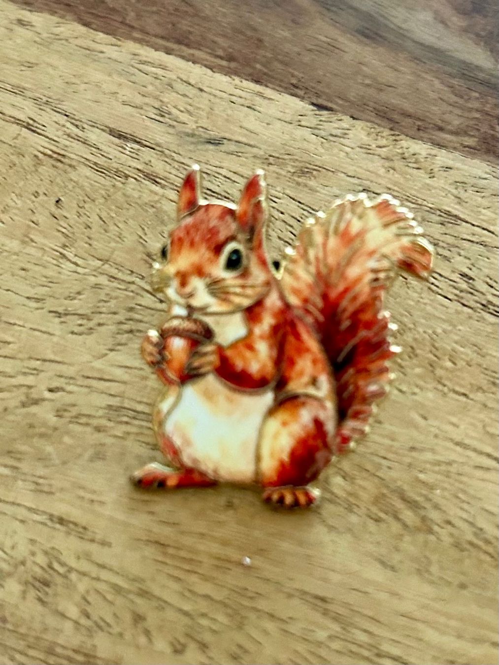 Placchette & Badge: Pin Eichhörnchen – Nuovo e nell'imballaggio originale da Geneve venduto da vane267