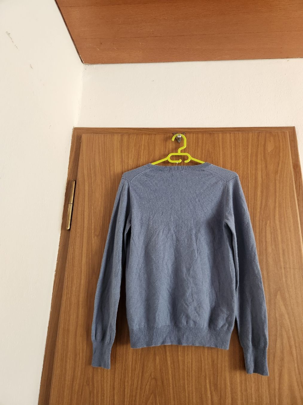 Maglioni & Felpe: Pull Uniqlo en cachemire bleu taille M  – Usato da Niedergösgen venduto da Eva2410 1
