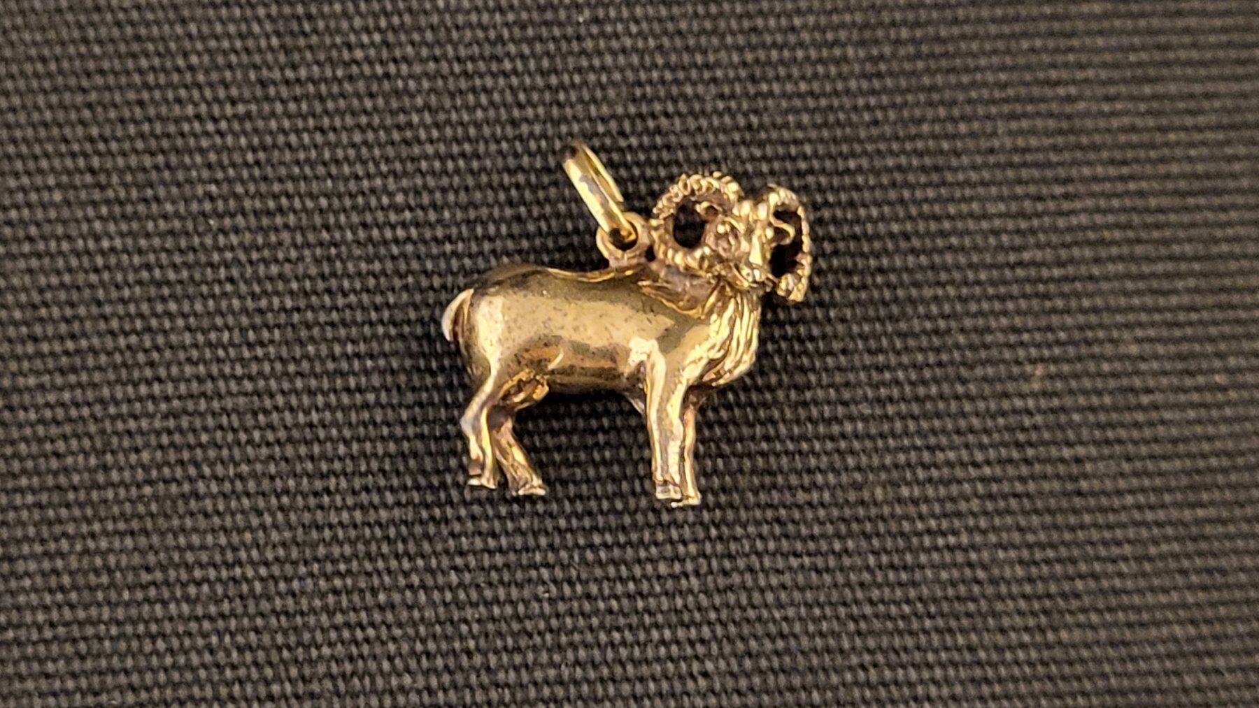 Anhänger: Silber-Anhänger WIDDER – Gebraucht aus Basel von spinne02