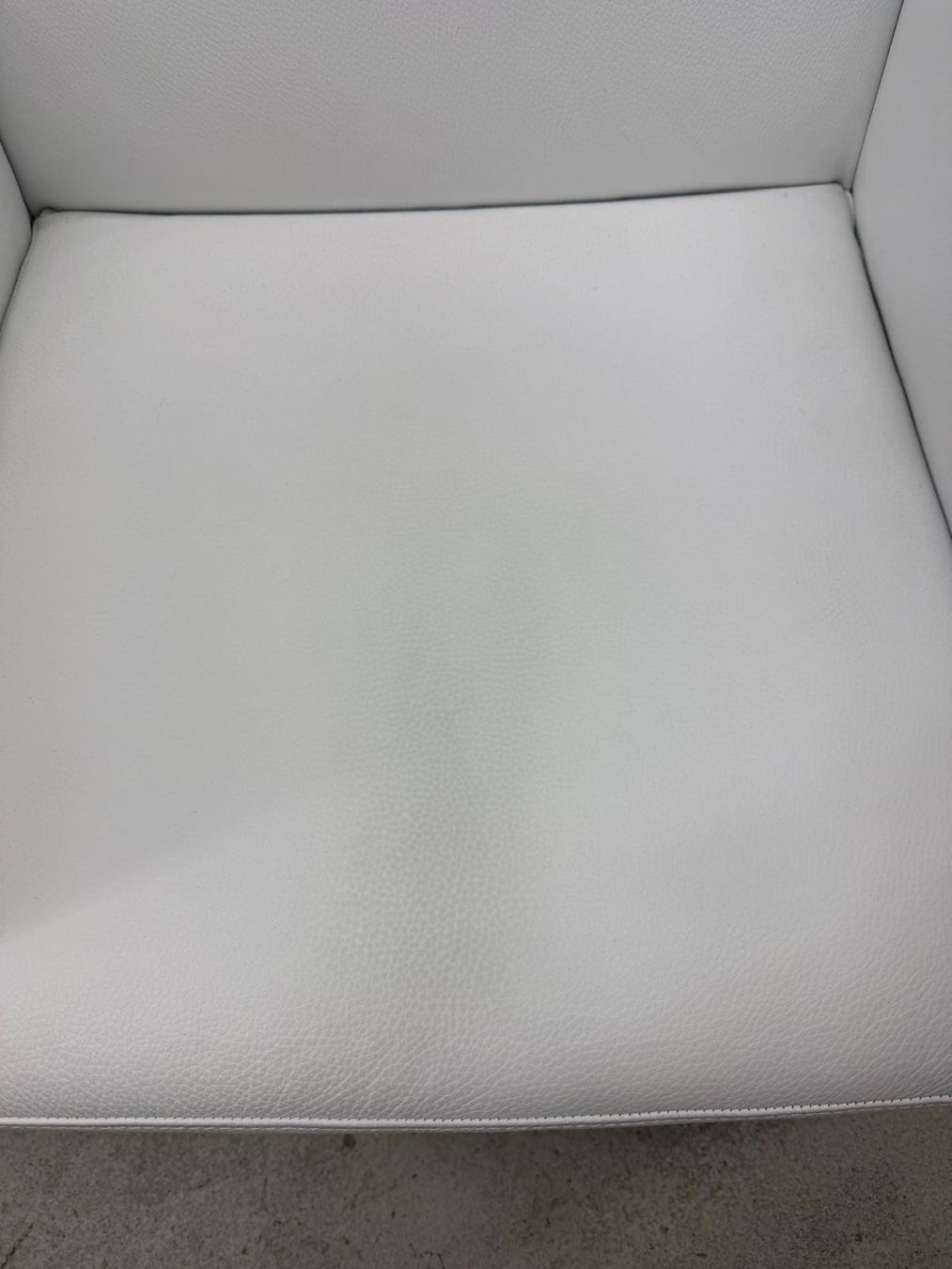 Sessel: Designer-Echtleder Sessel weiss – Gebraucht aus Eschenbach LU von R_MR 2