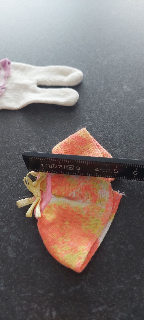 Bambole: Miniaturen Puppenkleidli  – Usato da Muri AG venduto da nindo1 3