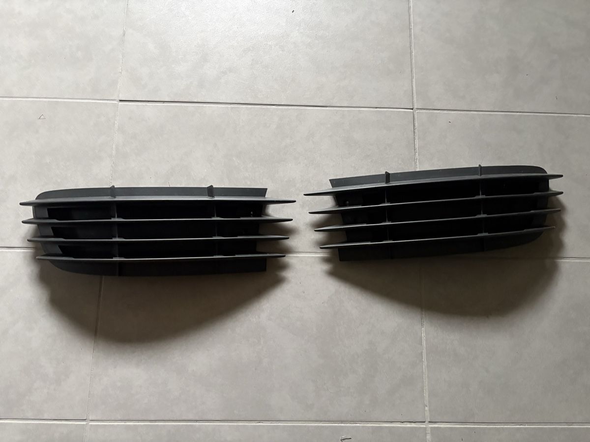 Tutti pezzi di ricambio auto: Grilles golf 5 r32 – Usato da Lajoux JU venduto da EmGo32
