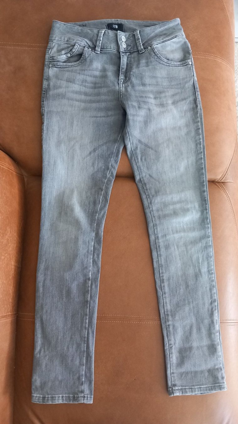 Jeans: Jeans LTB Molly M 27/30 grau – Usato da Eggersriet venduto da Taylorjam
