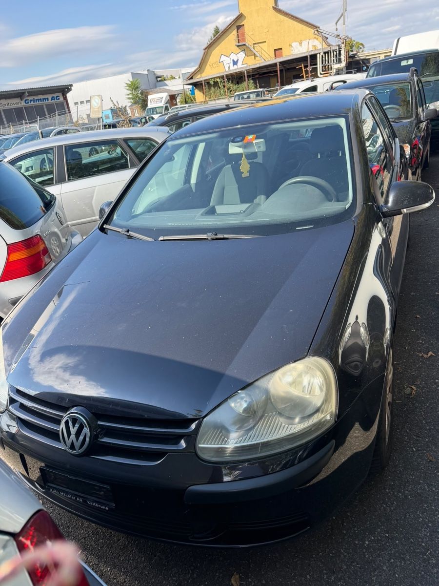 VW Automobili: Volkswagen Golf 1.6  – Usato da Schlieren venduto da rab_vs6y