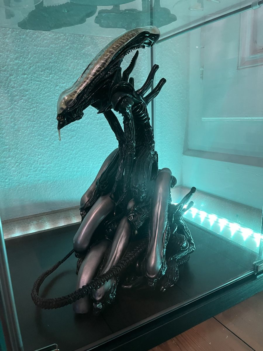 Figuren: Alien Pile Statue, Sideshow – Gebraucht aus Reinach BL von Weyland-Yutani