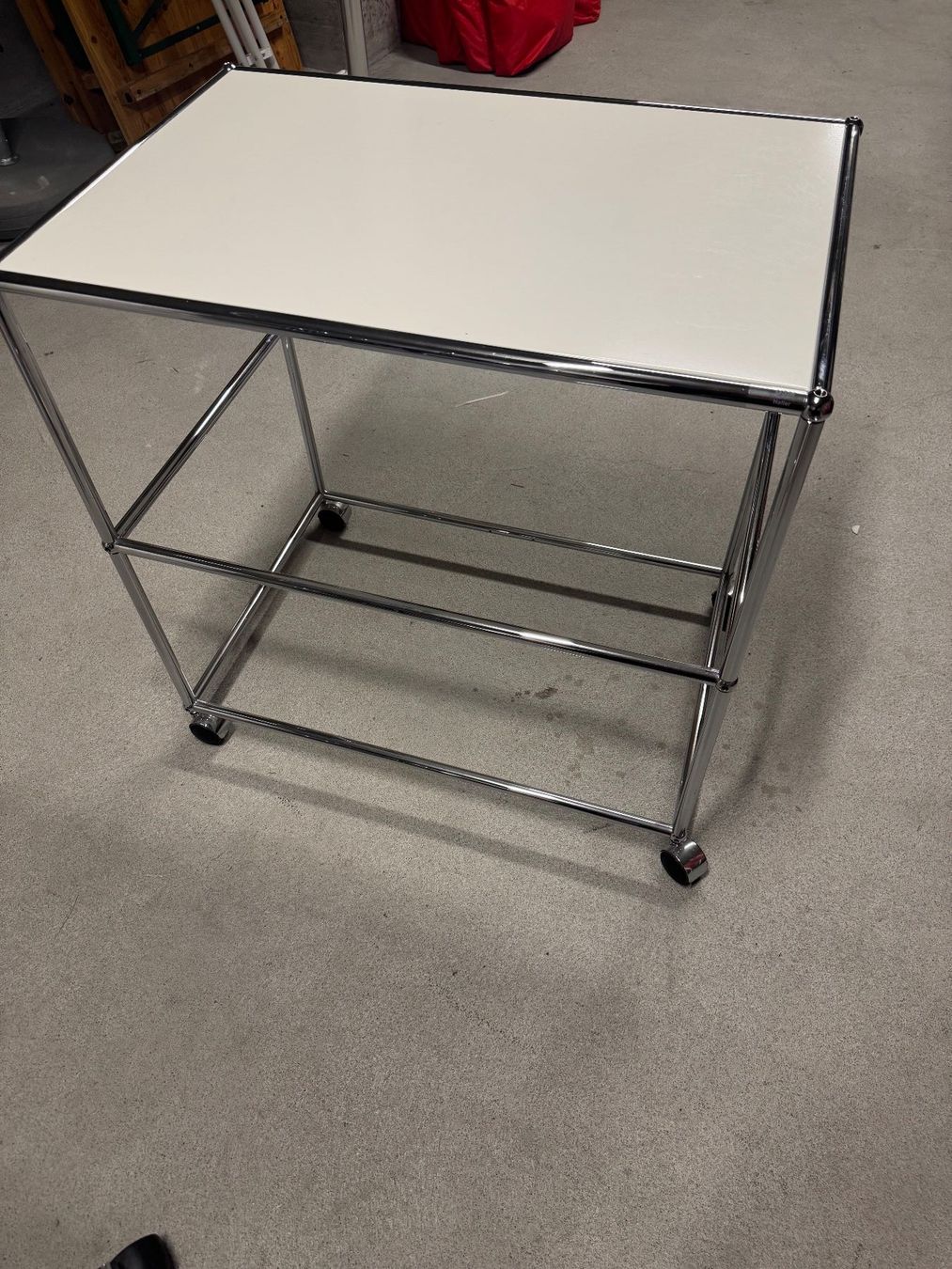 USM Eléments de bureau: USM Haller Rollcontainer – D'occasion à Luterbach par Silvan1898