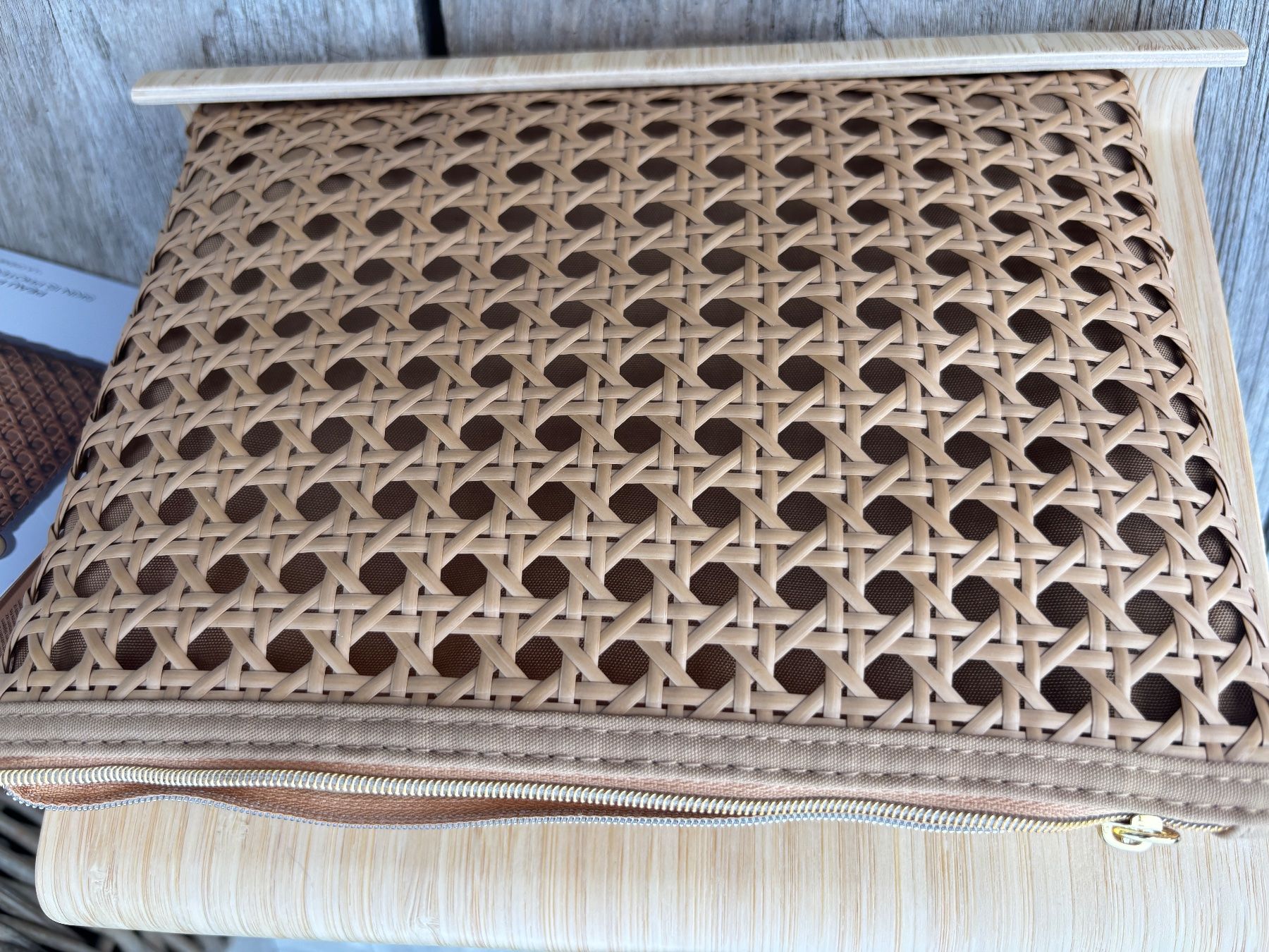 Kosmetikkoffer: GWP DIOR Necessaire aus Rattan, Solar Juni 26 – Neu und originalverpackt aus Oberwil BL von daniellea_k 1