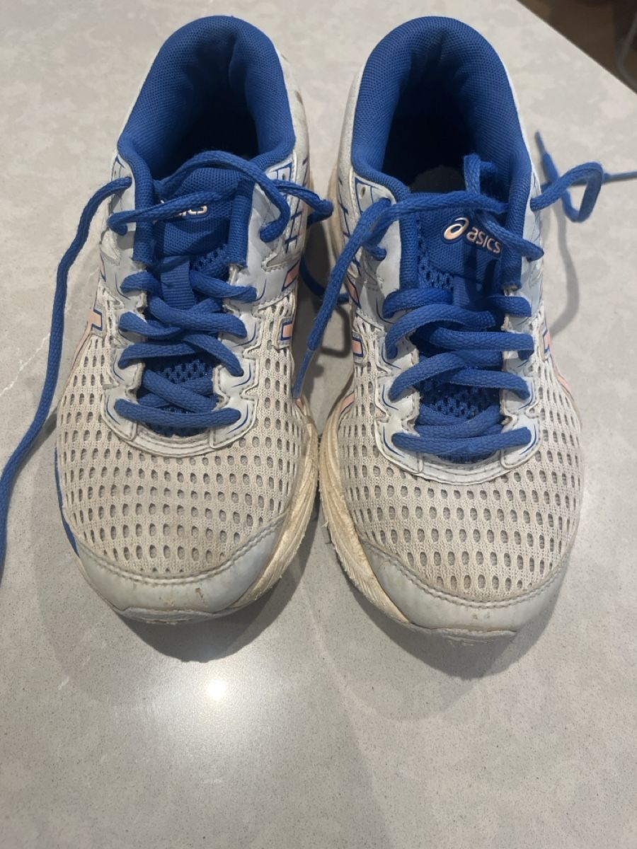 Asics Schuhe für Jungen: ASICS  Laufschuhe Gr. 35.5 – Gebraucht aus Münchwilen TG von Kaira0811 1