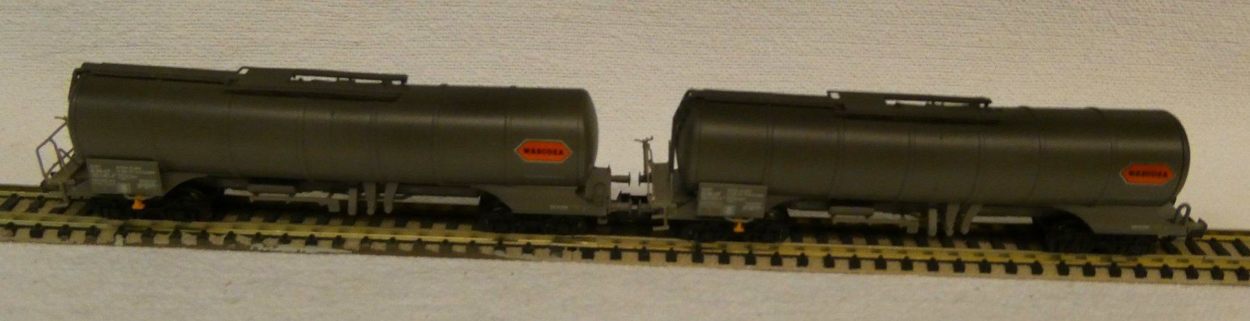 Trix Modellini di ferrovie: 2 Stk Minitrix Tankwagen – Nuovo e nell'imballaggio originale da Rupperswil venduto da Ropi03