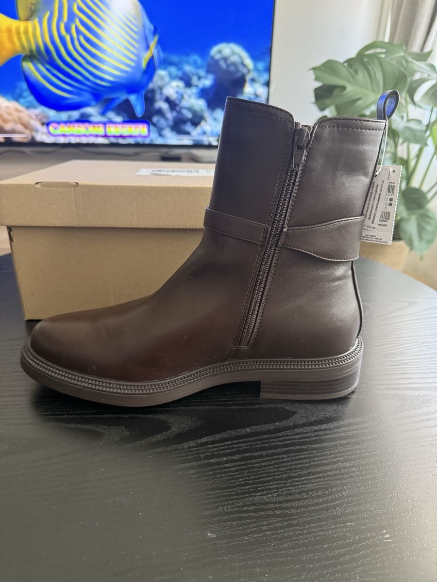Scarpe da donna: Stivali 43 donna – Nuovo e nell'imballaggio originale da Genève venduto da val_y2r2