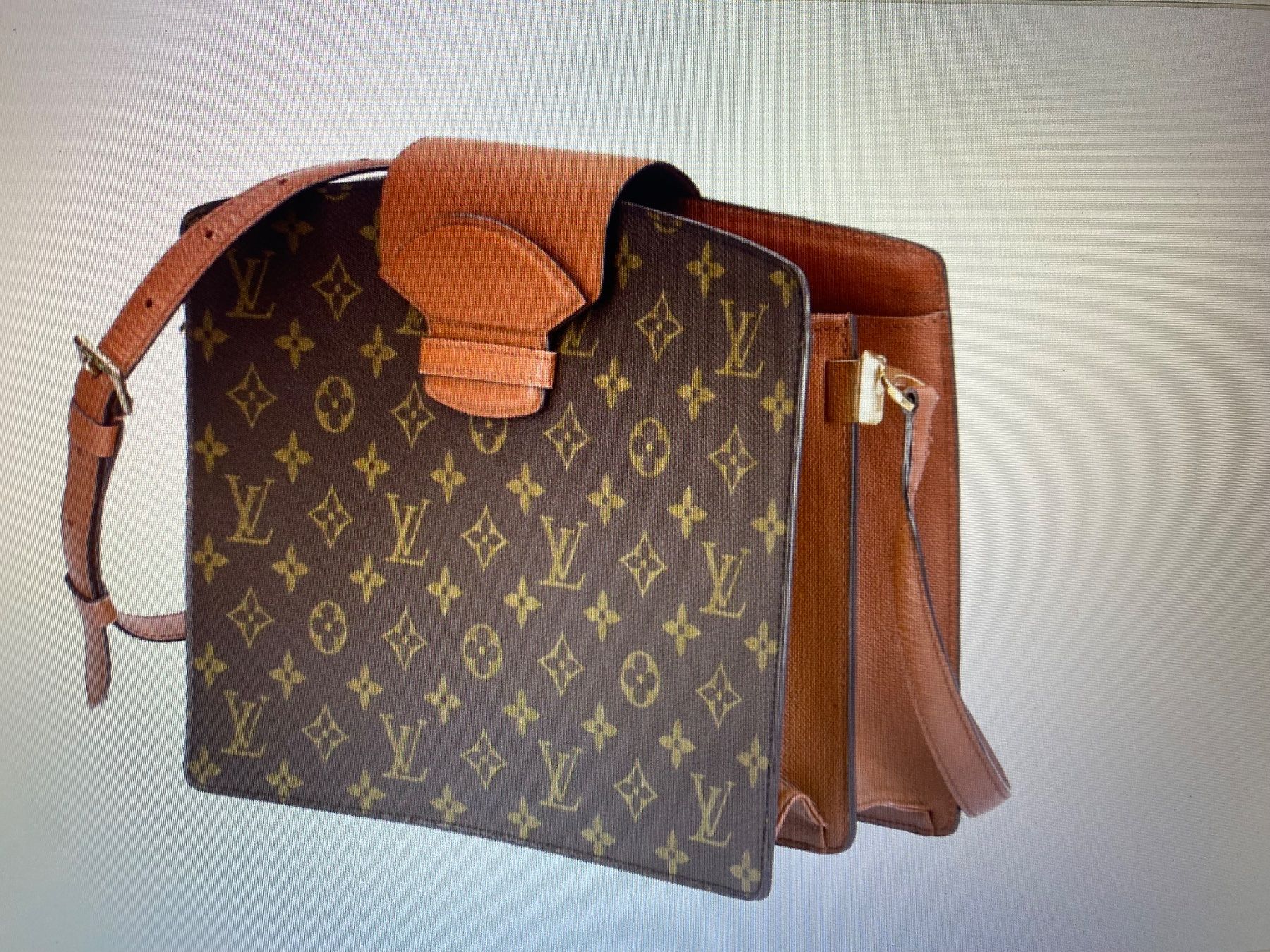 Louis Vuitton Taschen: Louis Vuitton Courcelles Monogram Canvas, 30x24.5cm – Neu (gemäss Beschreibung) aus Winkel von ferrari2022 2