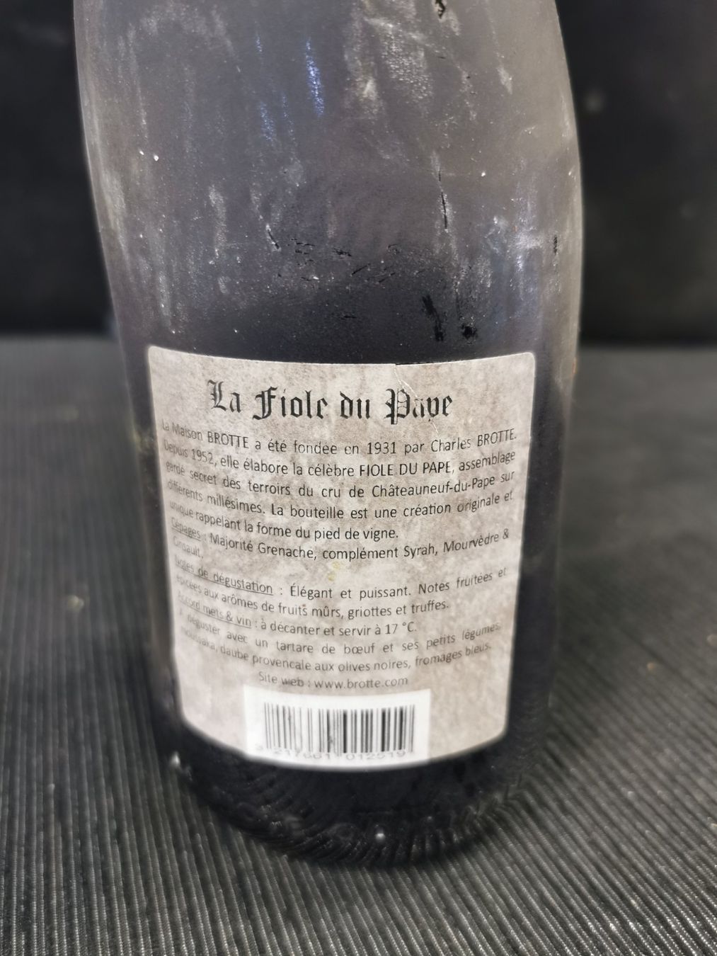 Vino: CHÂTEAUNEUF-DU-PAPE – Nuovo (secondo la descrizione) da Genève venduto da Leboucheoreilles 4
