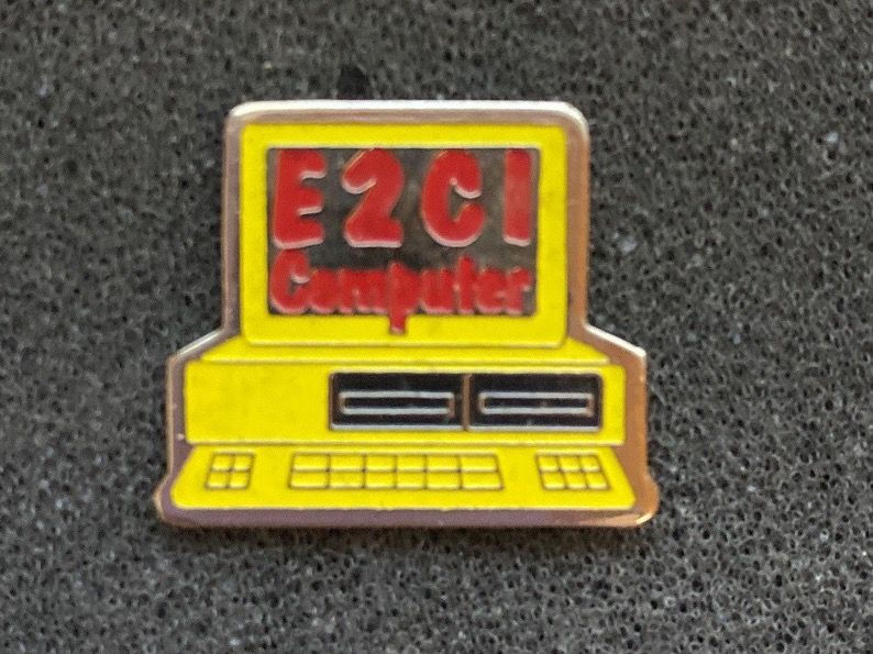 Placchette & Badge: PINS - E2CI - COMPUTER – Usato da Le Brassus venduto da cinema13