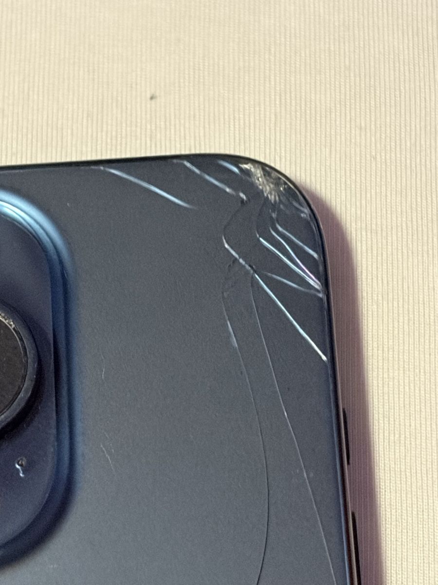Apple Telefoni cellulari / Smartphones: Iphone 15 Pro – Usato da Gams venduto da luc_9j9f 1
