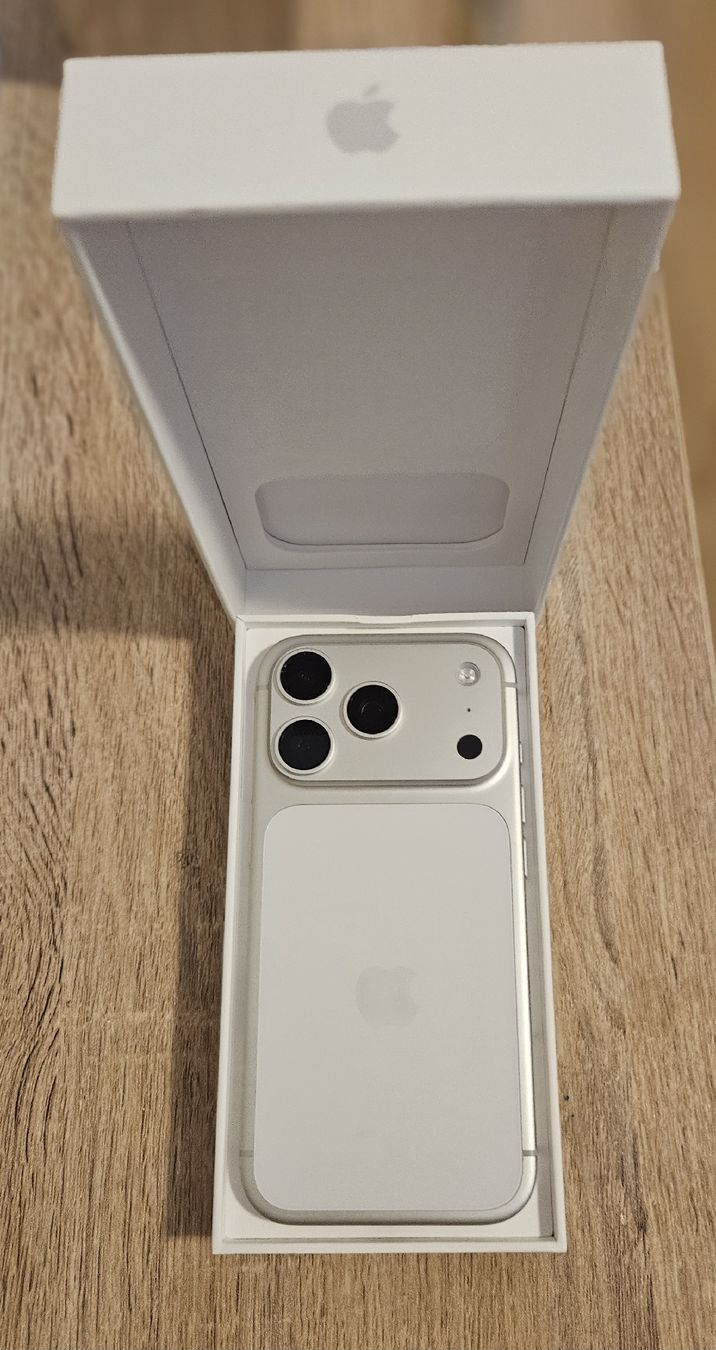 Apple Handys / Smartphones: I Phone 17 Pro 256GB Silver – Gebraucht aus Bellach von sel_fd7x