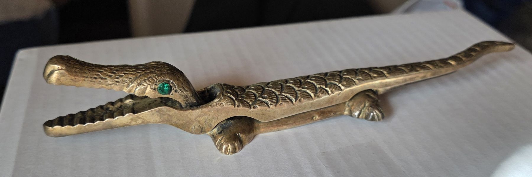Statuette: Krokodil Nussknacker Messing Sammelstück – Nuovo (secondo la descrizione) da Rickenbach BL venduto da nicole611