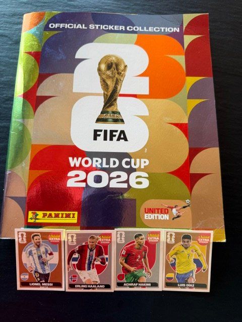 Panini Album: PANINI-ALBUM 2026 SCHWEIZER VERSION MIT  4  EXTRA-STICKER – Usato da Arth venduto da FOCUS2022