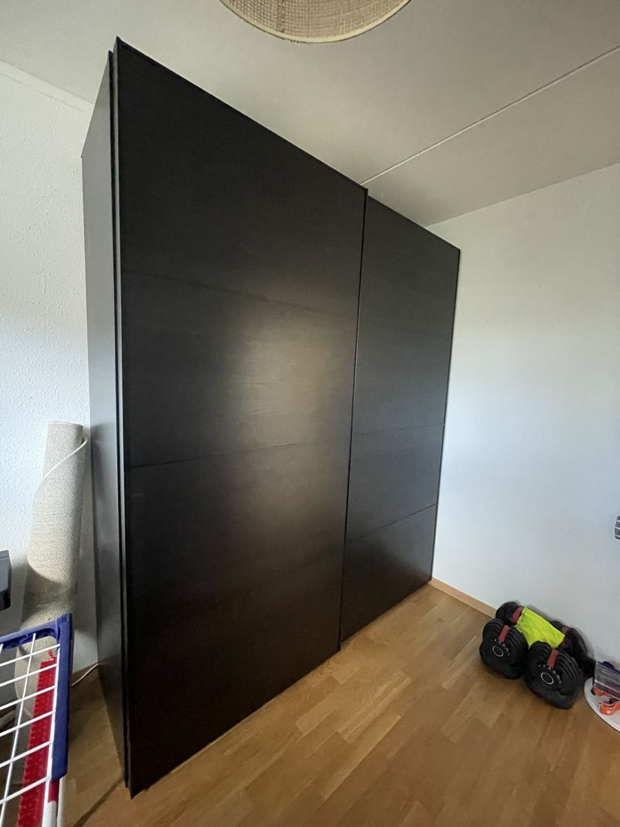 Ikea Armadi: Armoire IKEA PAX/MEHAMN noire – Usato da Meyrin venduto da jul_w7p9 1