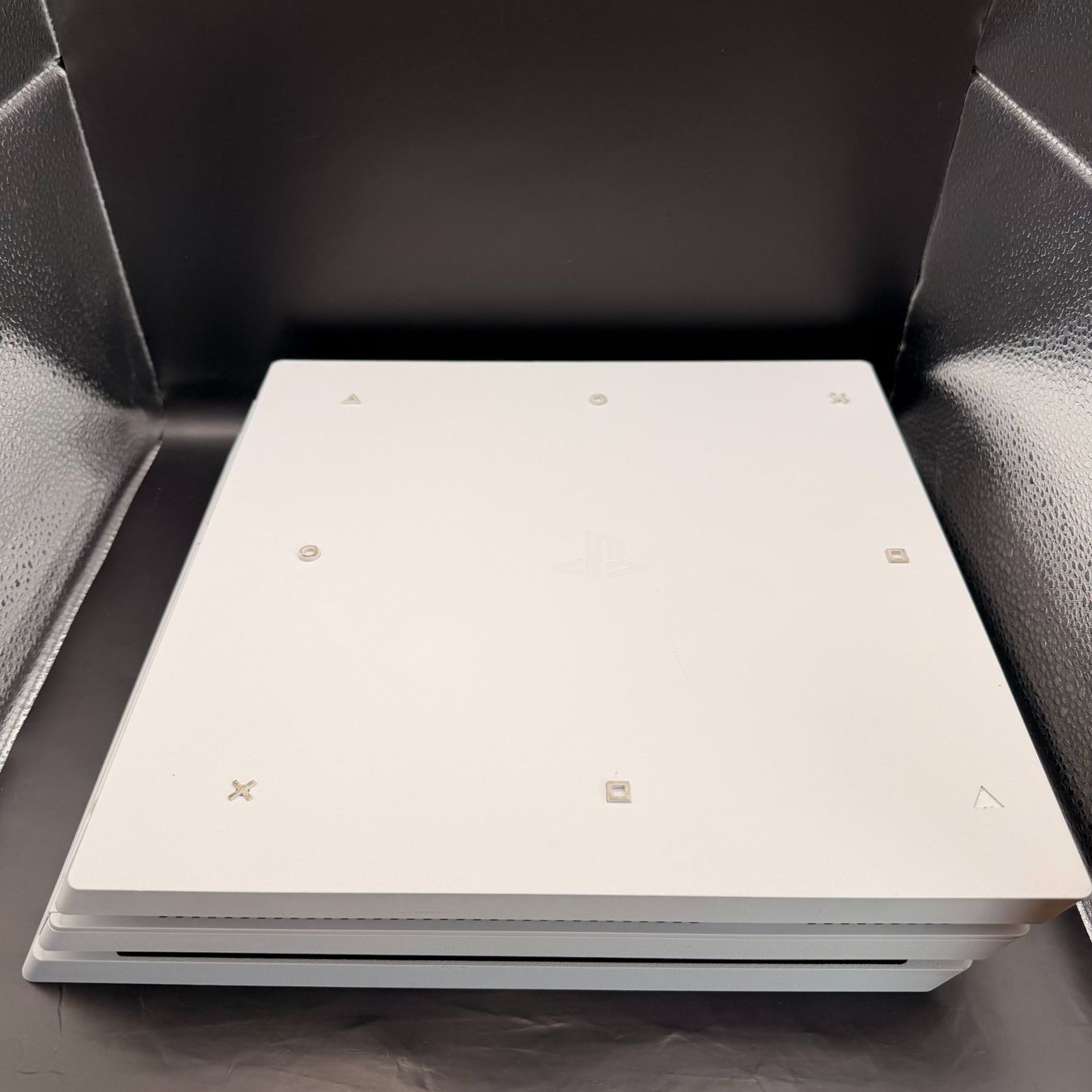 Sony Consoles: Playstation 4 Pro 1TB Weiss – D'occasion à Düdingen par Nerdworld 7