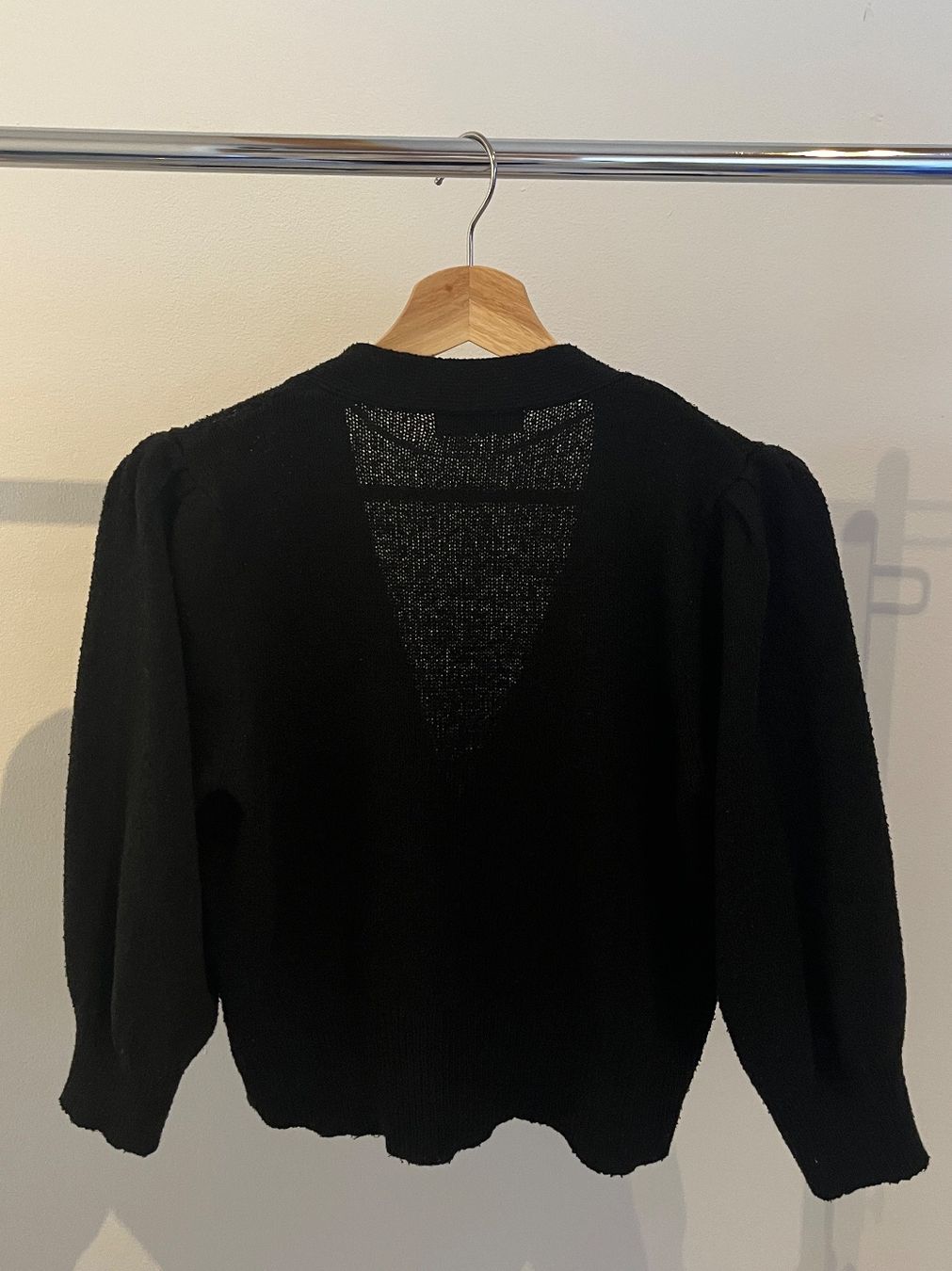 Giacche: Cardigan avec bouton en fleur – Usato da Savagnier venduto da taianab 4