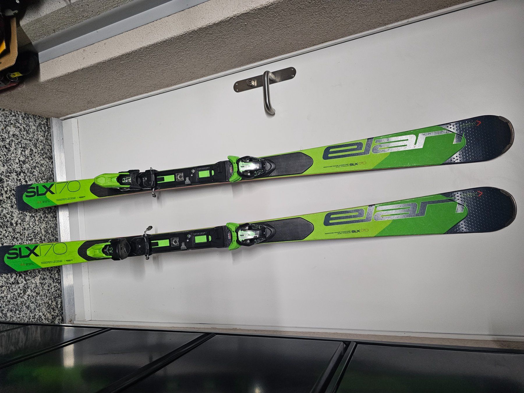 Elan Sci: Skis Elan SLX 170 cm, slalom – Usato da Bulle venduto da Arushamalit