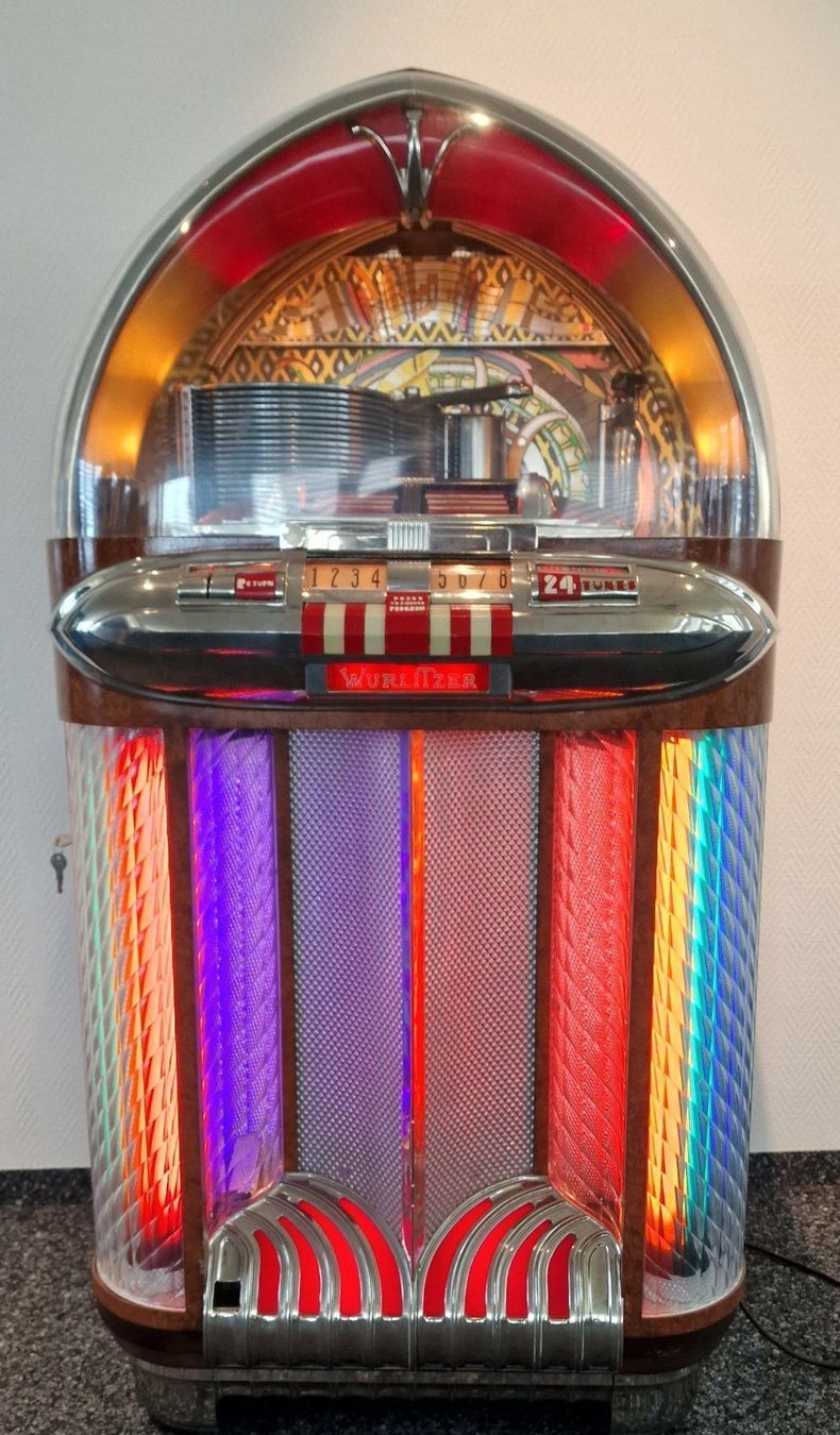 Wurlitzer Jukebox: Musikbox Wurlitzer 1100 – Usato da Geroldswil venduto da jukeman