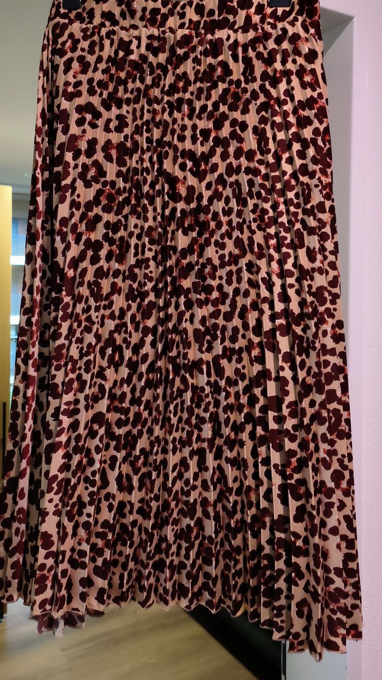 H&M Röcke: Leopardenmuster Plissee-Rock – Neu (gemäss Beschreibung) aus Arbon von sch_q2pz