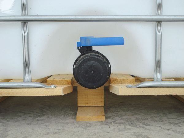 Abbeveratoi e trogoli: Wassertank 1000 Liter IBC – Usato da Au (ZH) venduto da elf07 1