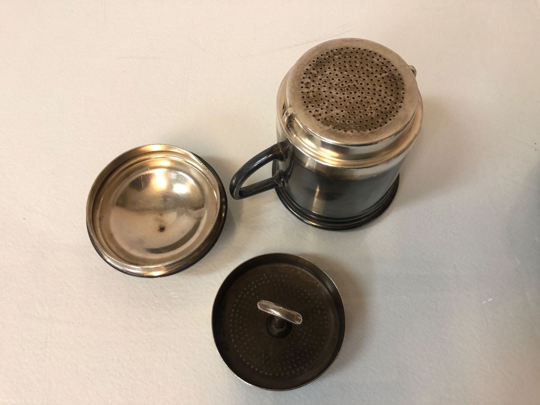 Macchine per caffè & Macchine per espresso: Espressokocher von WISKEMANN "MODELE BREVETE" versilbert – Usato da Brunnen venduto da Allerwaren 6