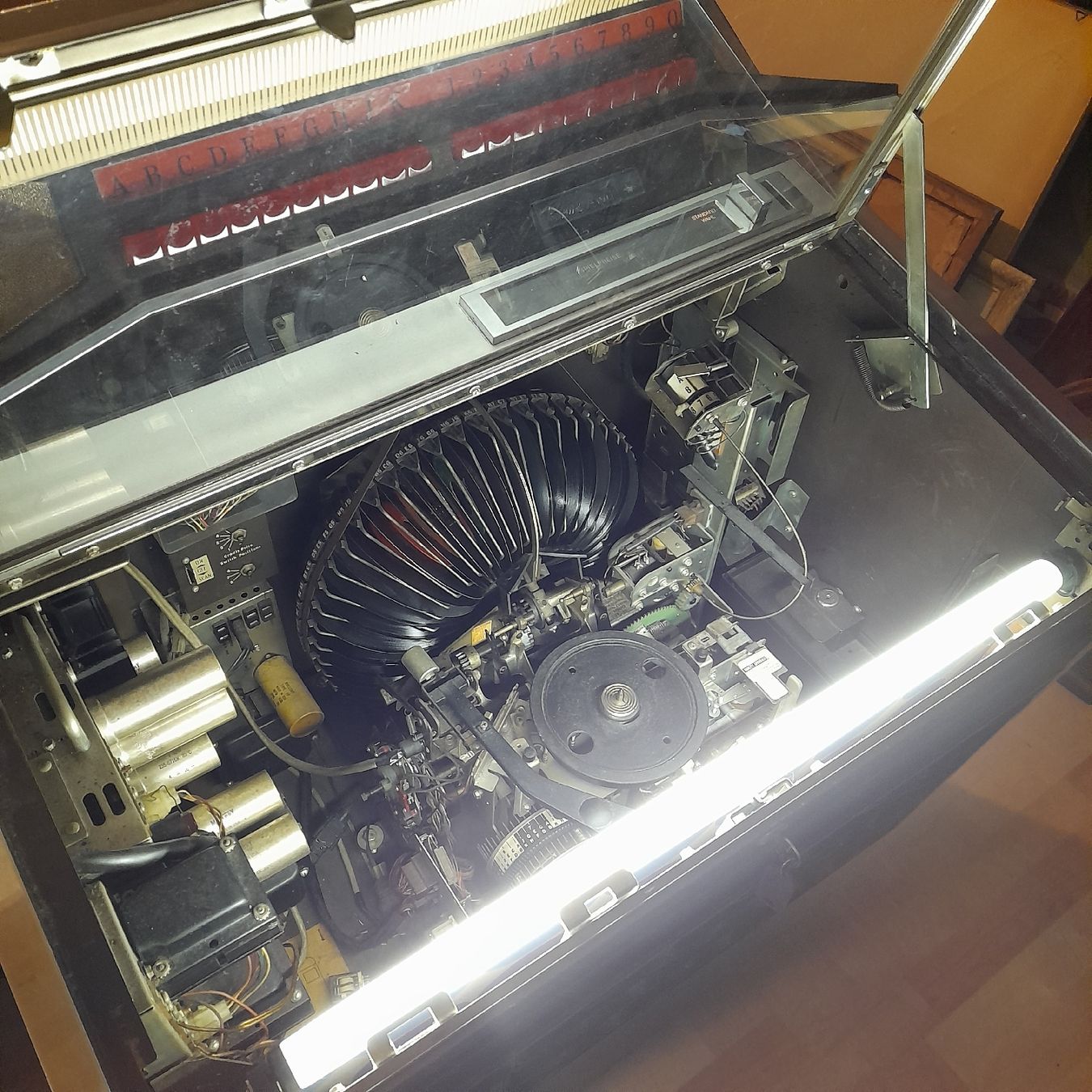 Jukebox: Jukebox – Difettoso da Nesslau venduto da Pina 5