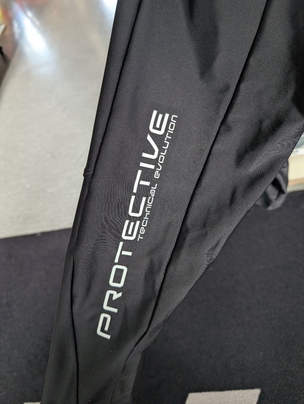 Canottiere & Pantaloni: Protective Velobody Herren Gr S NEU – Nuovo (secondo la descrizione) da Kirchberg SG venduto da kar_5rtl 2