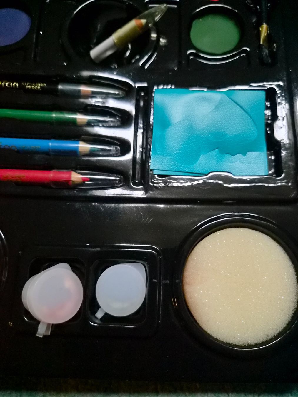 Make-up: Fasnachtsgesichts Schminke – Usato da Regensdorf venduto da Mischa88 4