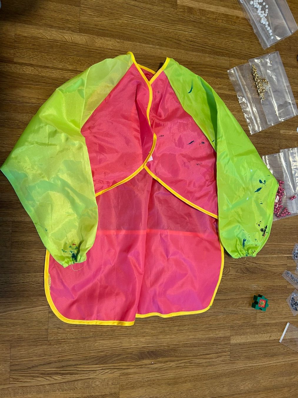Kit bricolage: Grosses Bastelset mit Perlen, Stempeln, Federn & Zubehör – Usato da Küsnacht ZH venduto da filo_fila8700 2