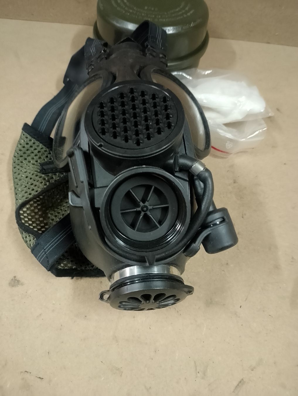 Schweizer Armee Uniformen: Schutzmaske 90 mit Filter CH Armee – Gebraucht aus Safenwil von dodgewc12 4