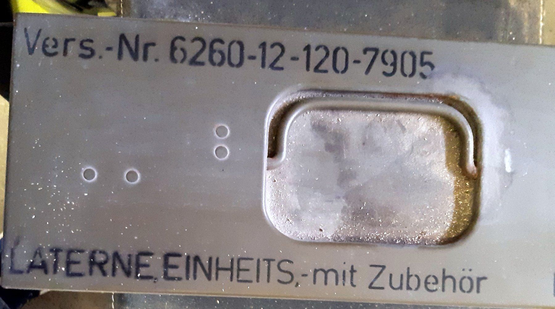 Schweizer Armee Lampade: Lampeneinheit – Usato da Subingen venduto da sandstrasse