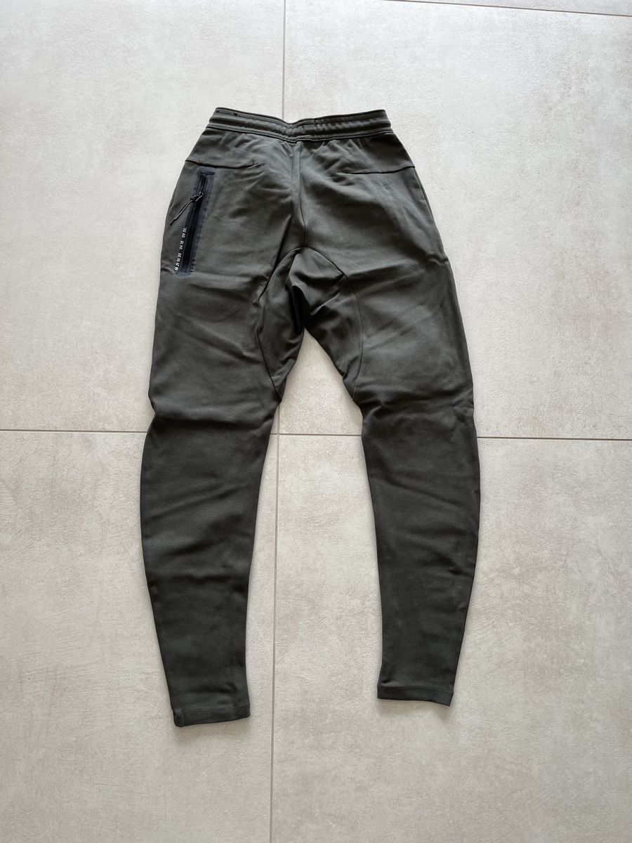Nike Hosen: Pantalon Nike Tech Fleece - Taille XS  – Neu (gemäss Beschreibung) aus Champlan von YForter 1