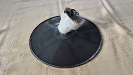 lampe en métal émaillé