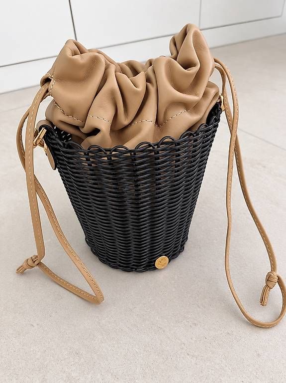 Borse da donna: Korbtasche mit Beutel - NEW – Nuovo e nell'imballaggio originale da Merlischachen venduto da GlamGarb 2