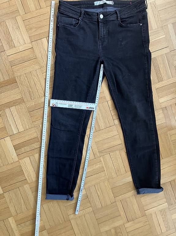 Jeans: Zara Jeans schwarz 40 (M) – Gebraucht aus Zürich von pas_y6lb 2
