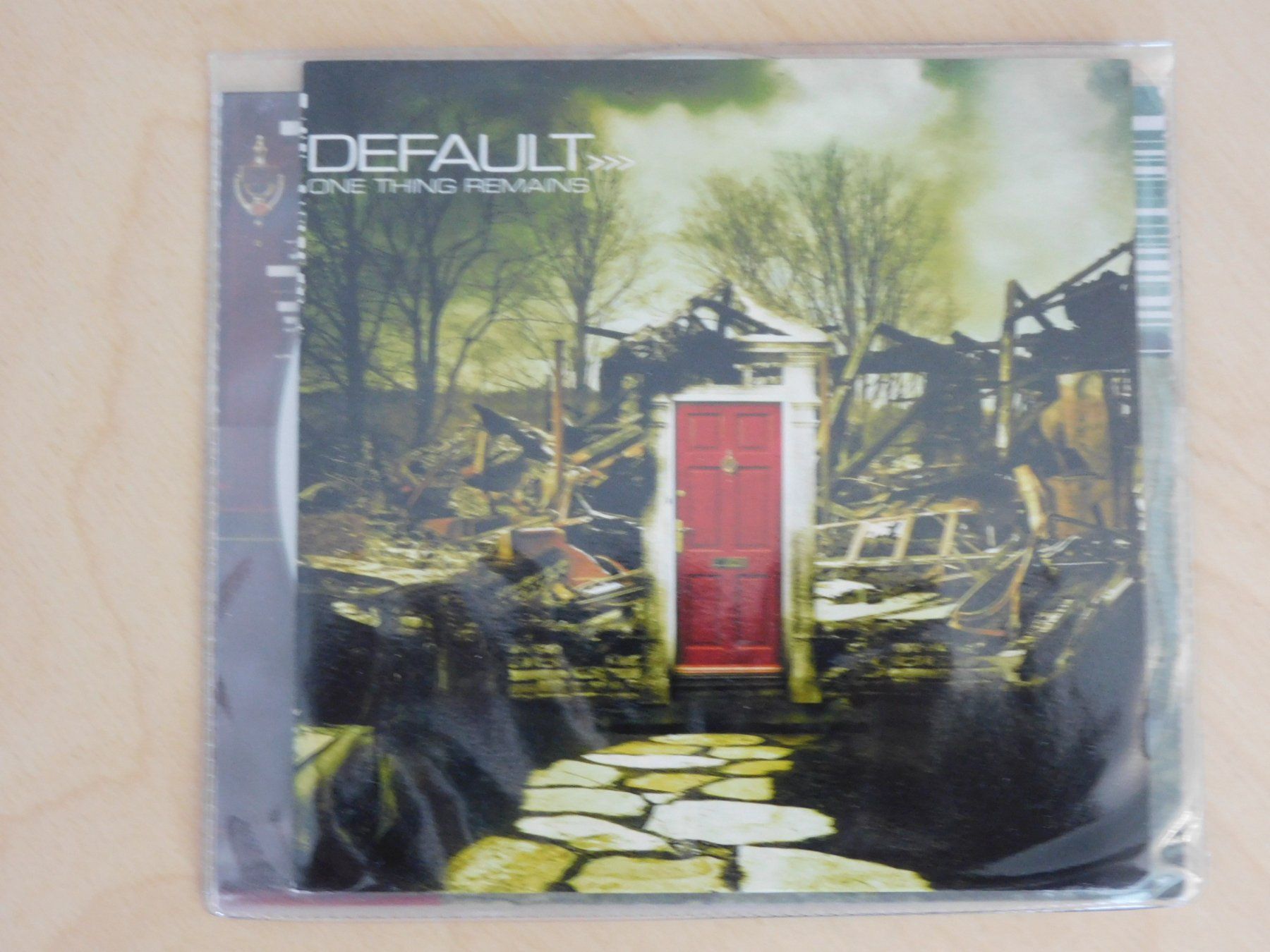CD: Default - One Thing Remains – Usato da Emmenbrücke venduto da keep-vinyl-alive