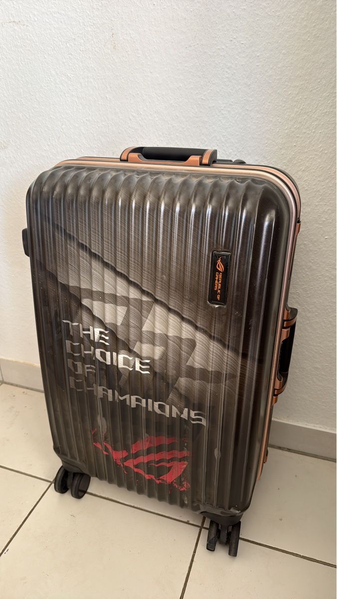 Autres aviation: ROG Trolley schwarz Grösse M mit Rollen – D'occasion à Geroldswil par IT-REPAIR-CAFE.SPACE