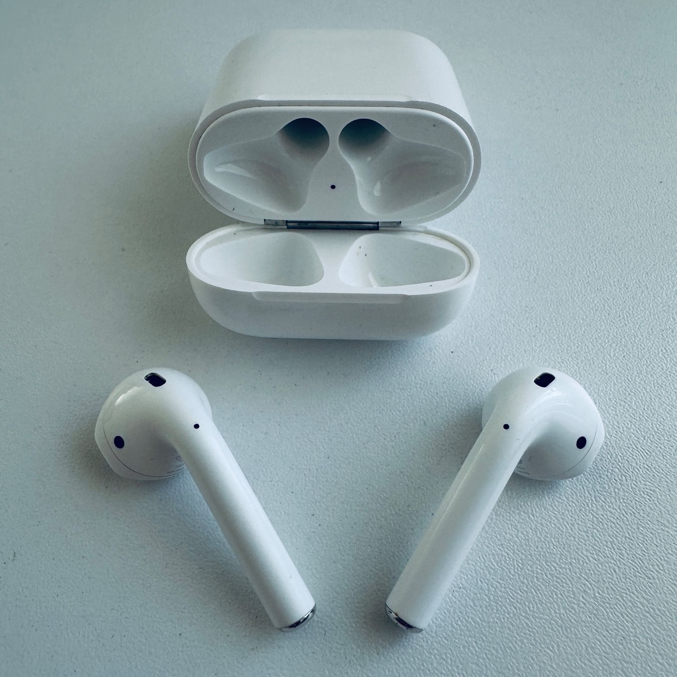 Apple Cuffie: Original Apple AirPods 2 Kopfhörer Wireless Lightning Kabel – Usato da Basel venduto da MY.AIRPODS.SHOP 3