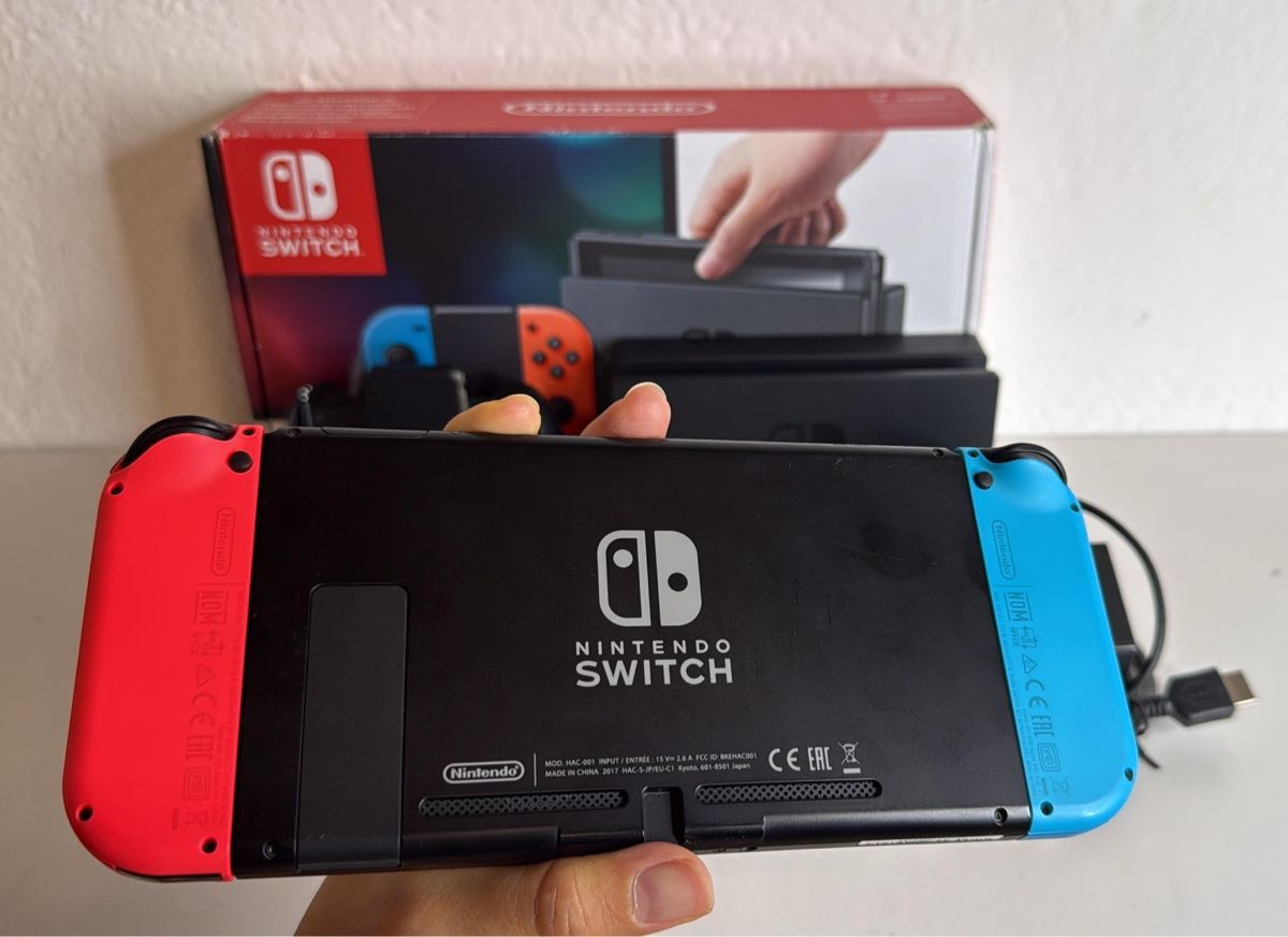 Nintendo Consoles: Nintendo Switch Console Red Blue - Great Condition! – D'occasion à Ehrendingen par bubulence 3